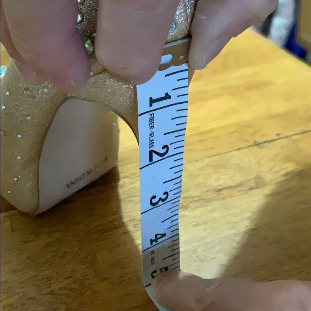 Shoes - Picture 5 of 6